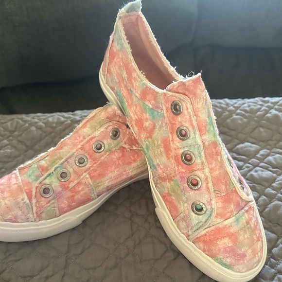 Blowfish Pastel Pink and Blue Canvas Slip-On Sneakers - Picture 2 of 6